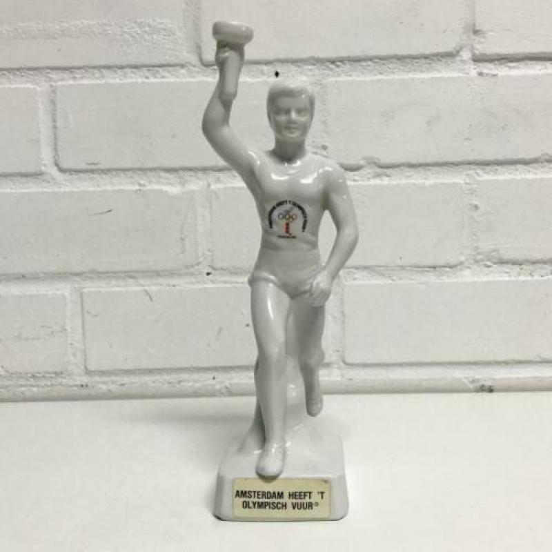 Beeldje bid voor Olympische Spelen 1992 Amsterdam
