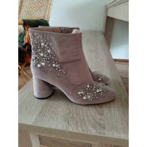 Lila velvet heels met pareltjes van Zara maat 39