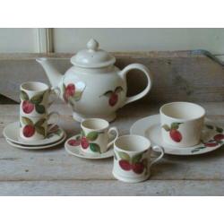 Servies, Engels, Bridgewater 'Red Plum'