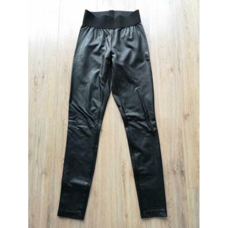 PU lederlook legging van Only maat XS/34 elastieken band