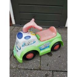 3 stuks loopauto / buitenspeelgoed