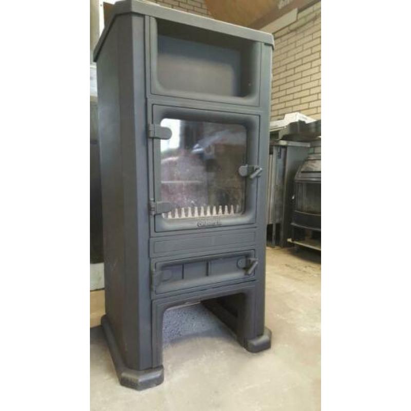 zeer grote houtkachel 8kw met nieuw glas