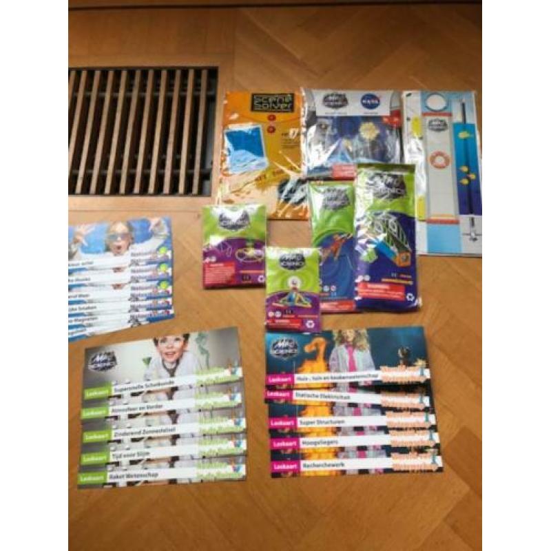 Mad Science 7 educatieve proefjes (nieuw) en leskaarten.