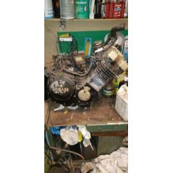 Yamaha FZ 700 schuurvondst barnfind opknapper of onderdelen