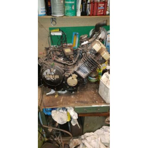 Yamaha FZ 700 schuurvondst barnfind opknapper of onderdelen