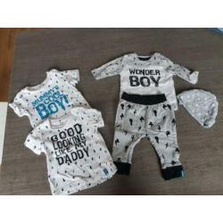 Babykleding maat 56