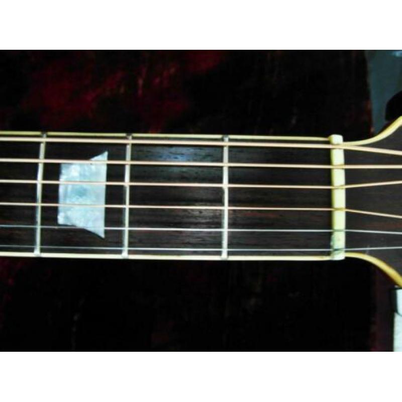 JUMBO akoestische gitaar