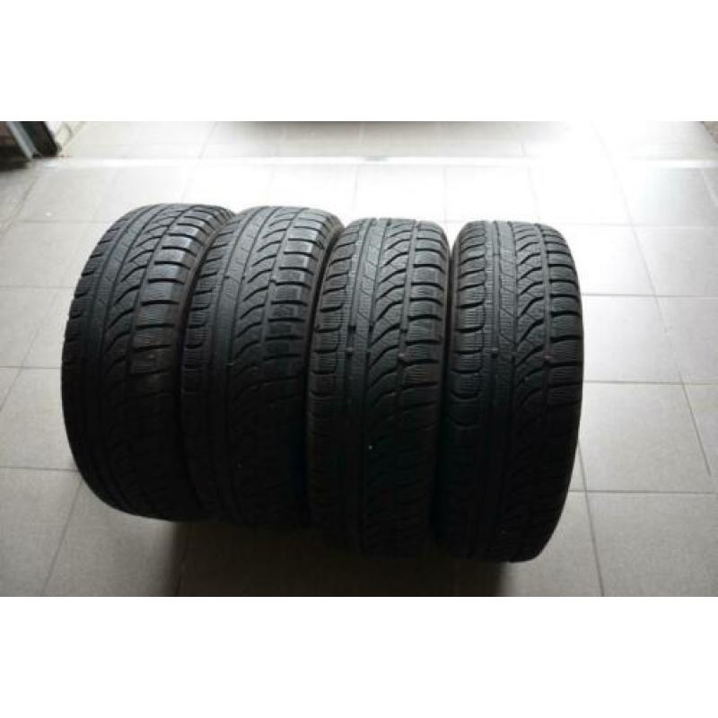 Seat Altea aluminium velgen met winterbanden
