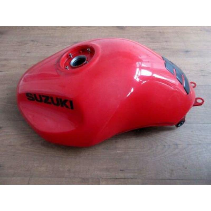 Suzuki Bandit GSF 600 benzinetank GSF600 benzine fuel tank
