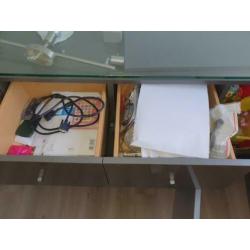 Mooie dressoir kast die nog een ronde mee kan