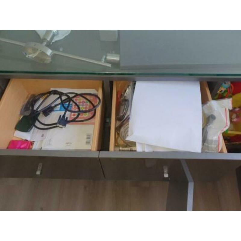 Mooie dressoir kast die nog een ronde mee kan