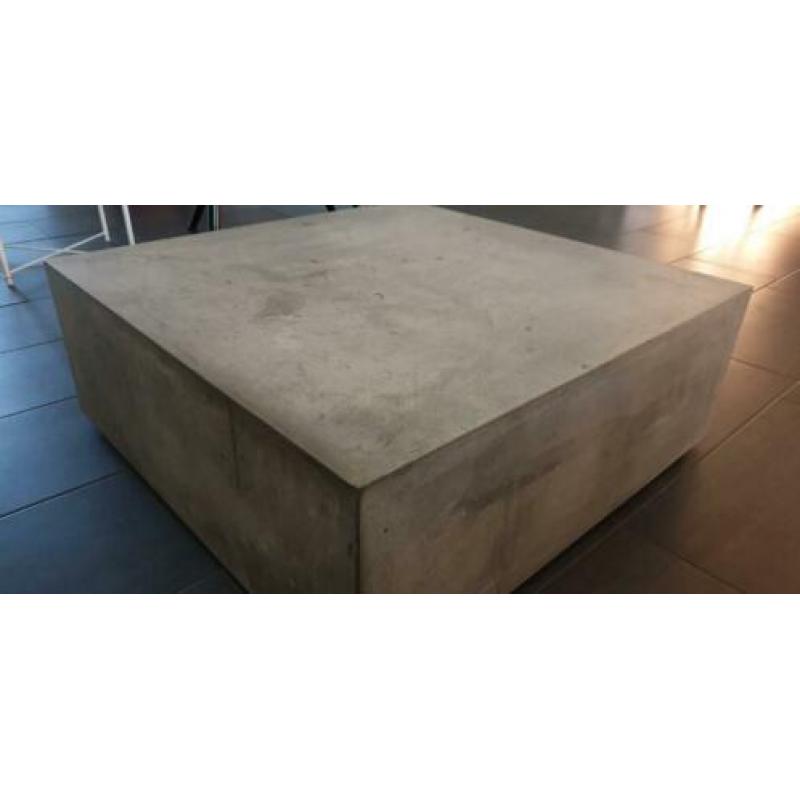 Industriële betonnen salontafel 80x80x28