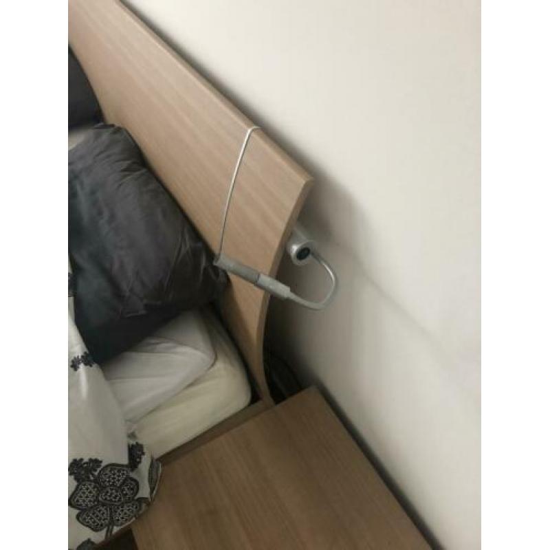 Bed 180x200, lattenbodems, verlichting, kastjes