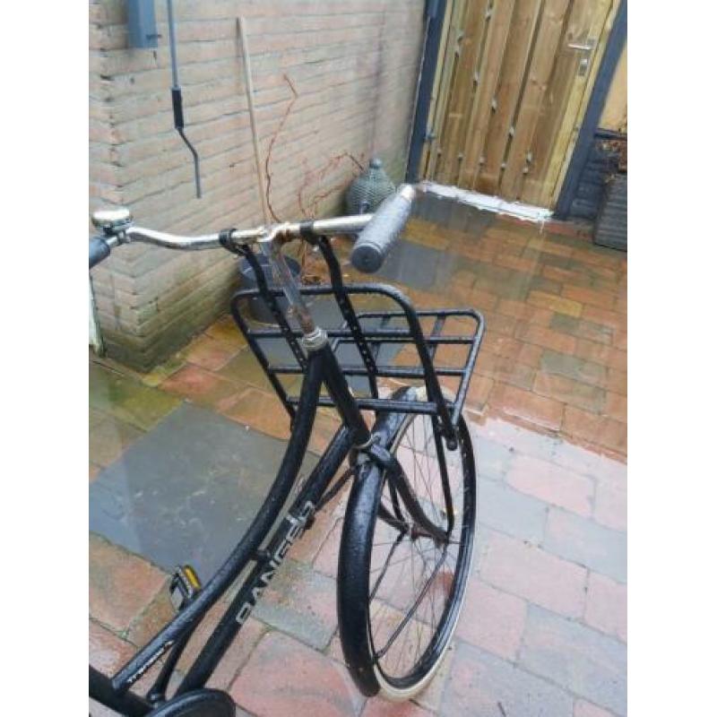 Opoefiets met bakkersrekje