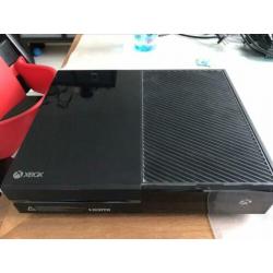 Xbox one + controller + headset