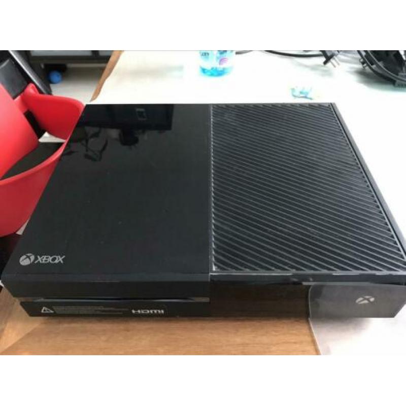 Xbox one + controller + headset