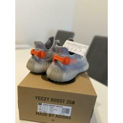 Yeezy Boost 350 V2 Tail Light 40 2/3