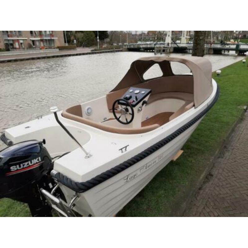 Nieuwe, Lago Amore 540 met 30 pk Suzuki 4 takt EFI. Bomvol!