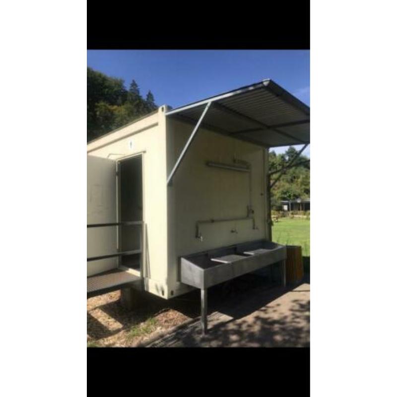 Sanitair Container