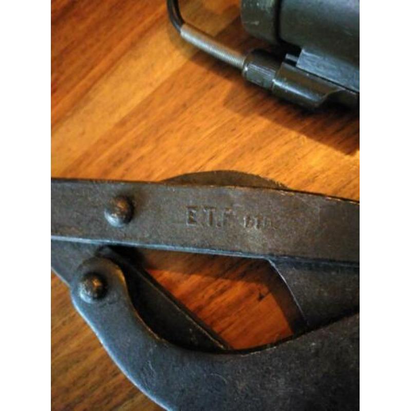 RAF reddingsvest licht. Wire cutter US army mortier scope ri
