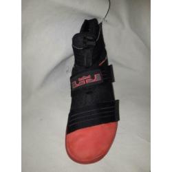 Mooie Nike basketbalschoenen, maat 40,5