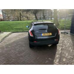 sportieve en elegante Lancia Delta 1.4 Tjet 120 2010 Zwart