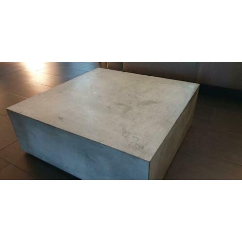 Industriële betonnen salontafel 80x80x28