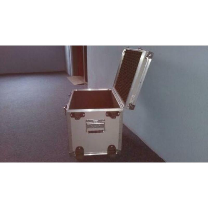 Flightcase met 2 wieltjes