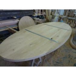 massief eiken tafel ovaal 247 cm x 112 cm onderstel metaal