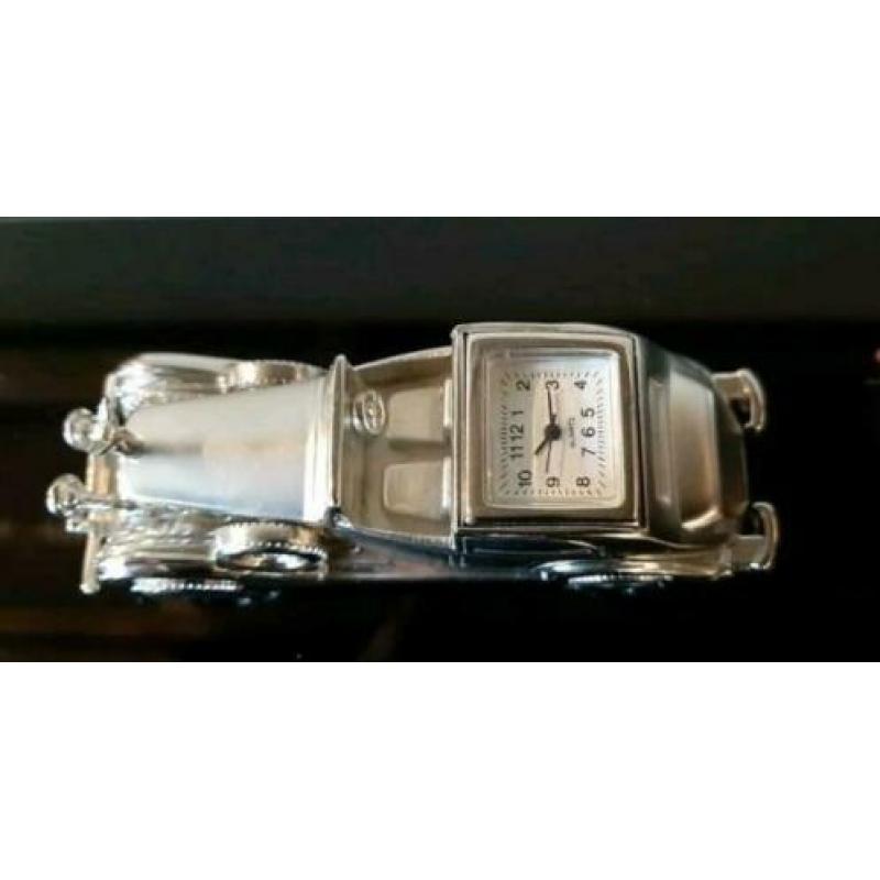 Modelauto met klokje