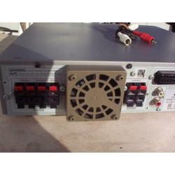 Receiver – DVD - C-D Speler J.V.C. Model TH A 30 R in zeer
