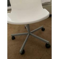 2x Snille bureau stoelen wit