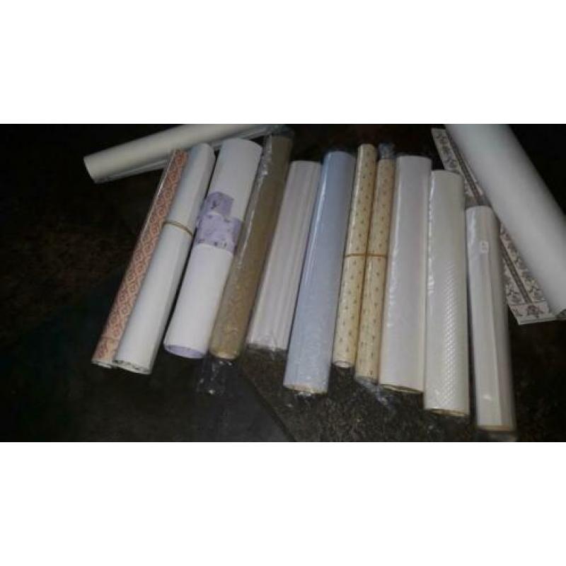 Behangpapier voor poppenhuis*