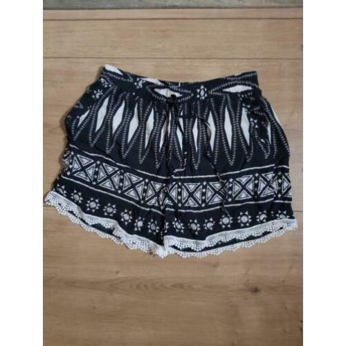 leuke korte short maat 38/40
