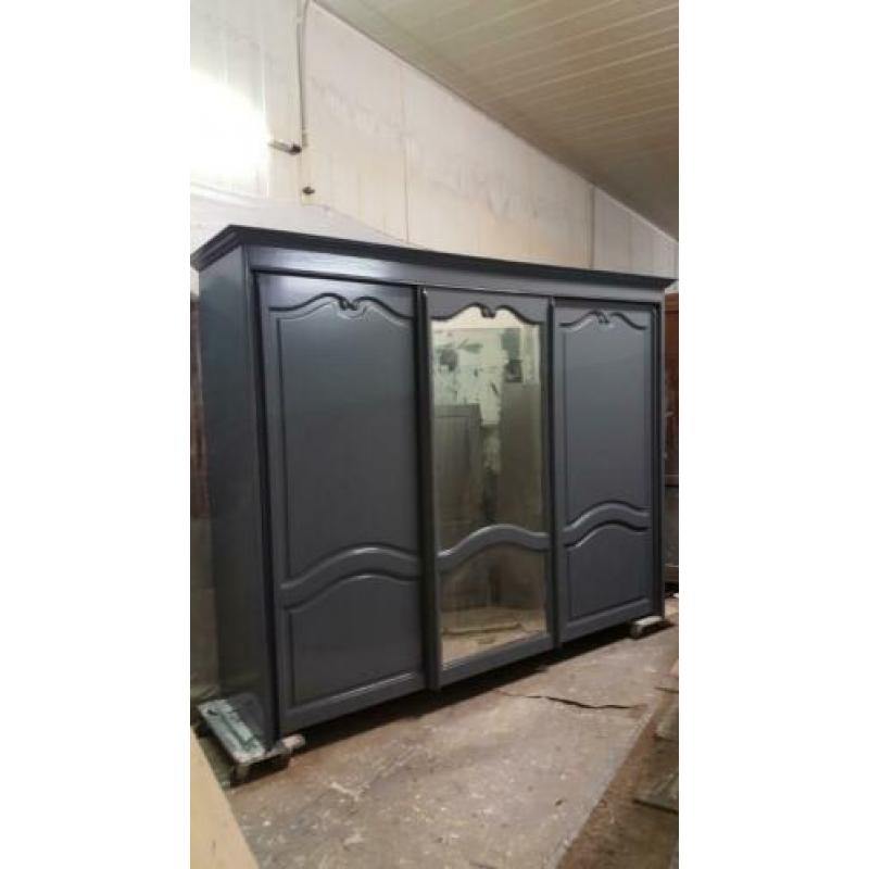Slaapkamerkast, linnenkast, garderobe brocante kledingkasten