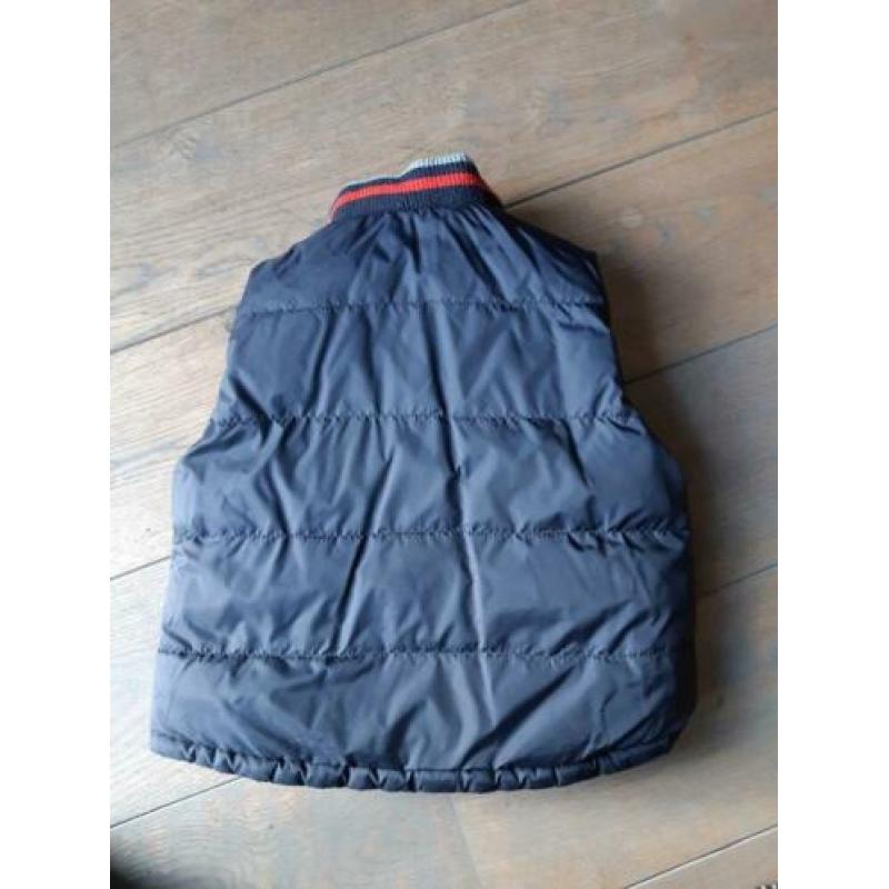 Bodywarmer aan twee kanten te dragen maat 98-104