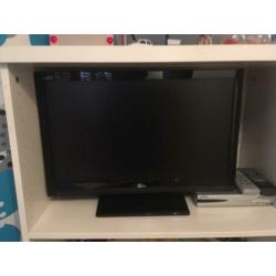 Mooie led tv diagonaal 66cm