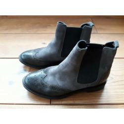Prachtige Chelsea boots mt37 Grijzige kleur