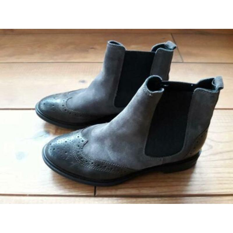 Prachtige Chelsea boots mt37 Grijzige kleur