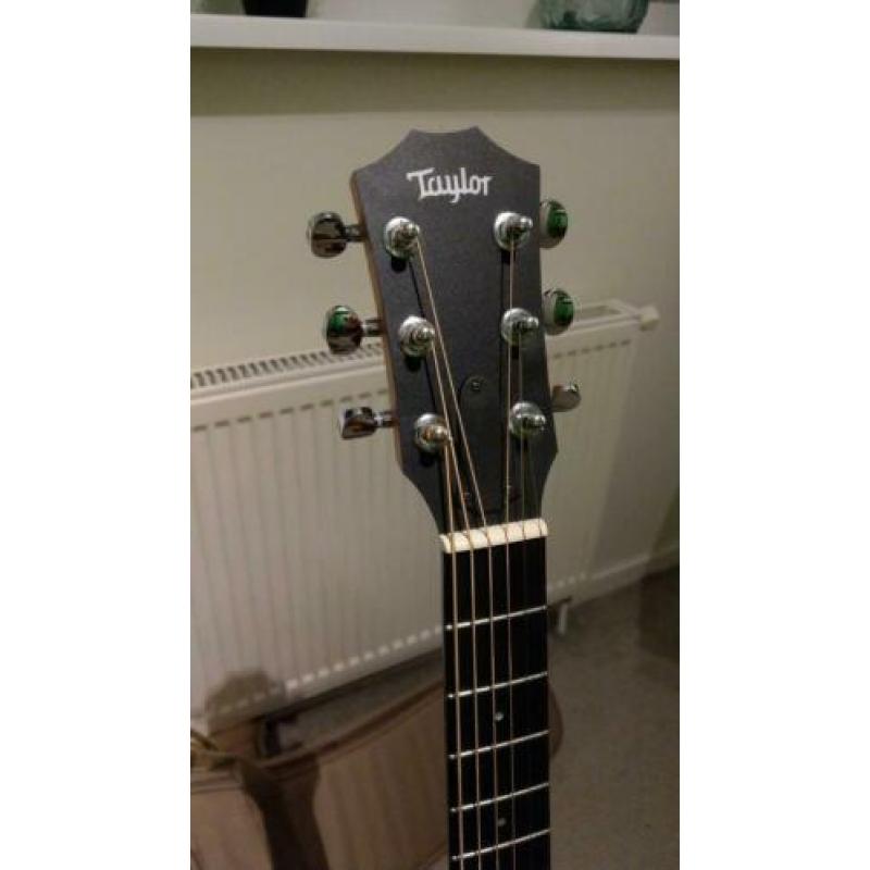 Taylor GS mini-e , Walnut