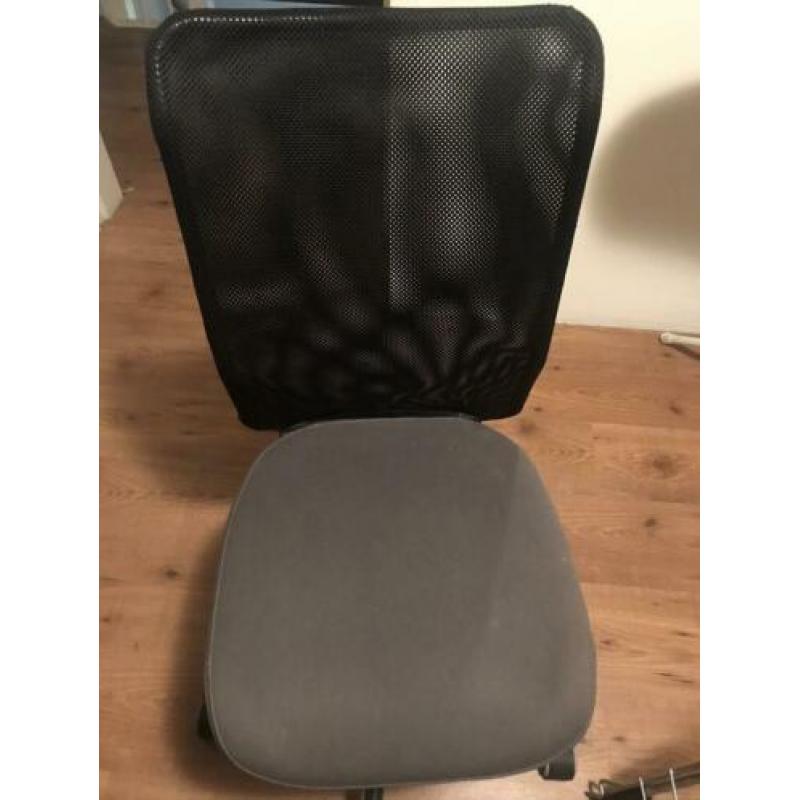 Zwarte bureaustoelen