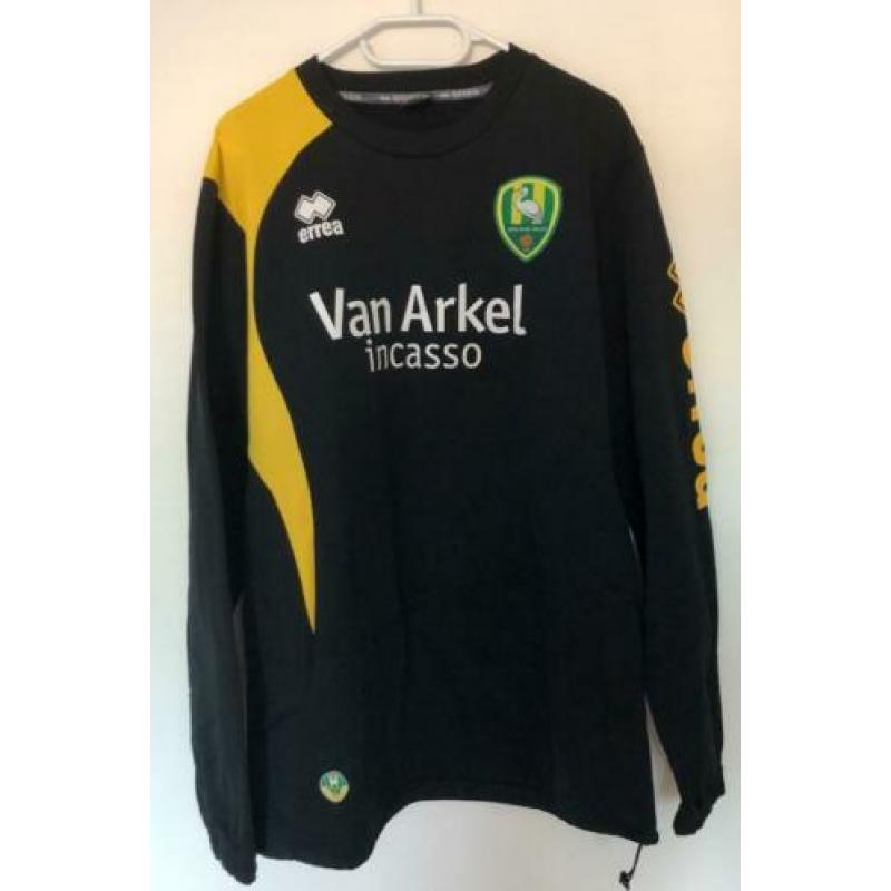 Ado Den Haag kleding