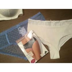 3 stuks... Nieuwe, luxe slips in maat L