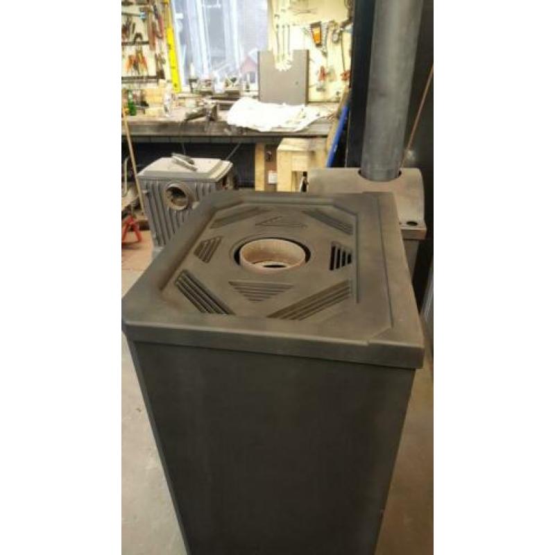 zeer grote houtkachel 8kw met nieuw glas