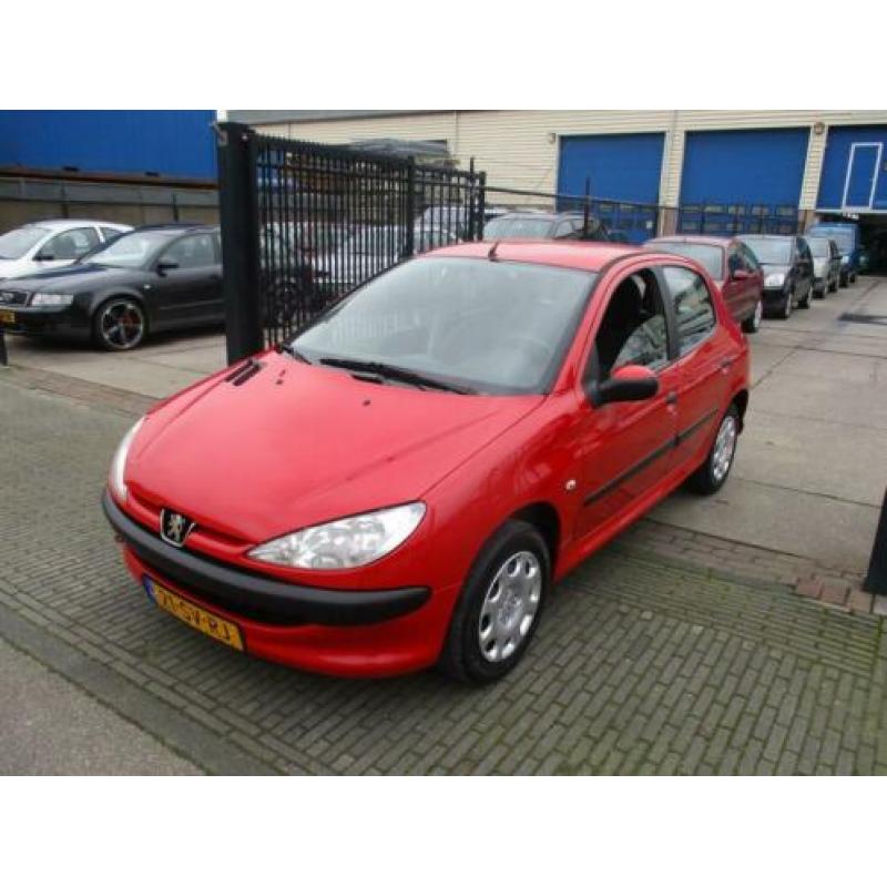 Peugeot 206 1.4 One-line,zeer nette auto, 5 deurs (bj 2006)