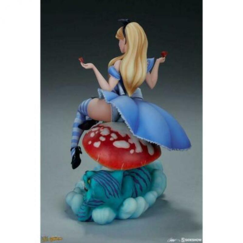 Fairytale Fantasies Collection Statue Alice in Wonderland