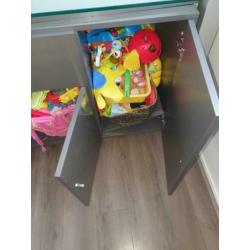 Mooie dressoir kast die nog een ronde mee kan