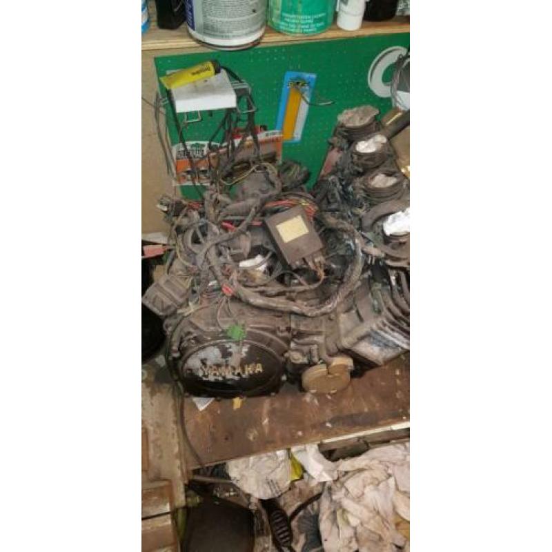 Yamaha FZ 700 schuurvondst barnfind opknapper of onderdelen