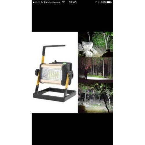 Draagbare 50 watt led lamp + gratis 4 accu’s (batterijen)