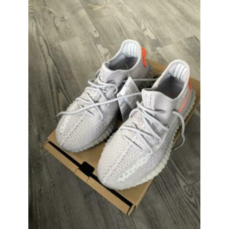 Yeezy tail light | 40 2/3